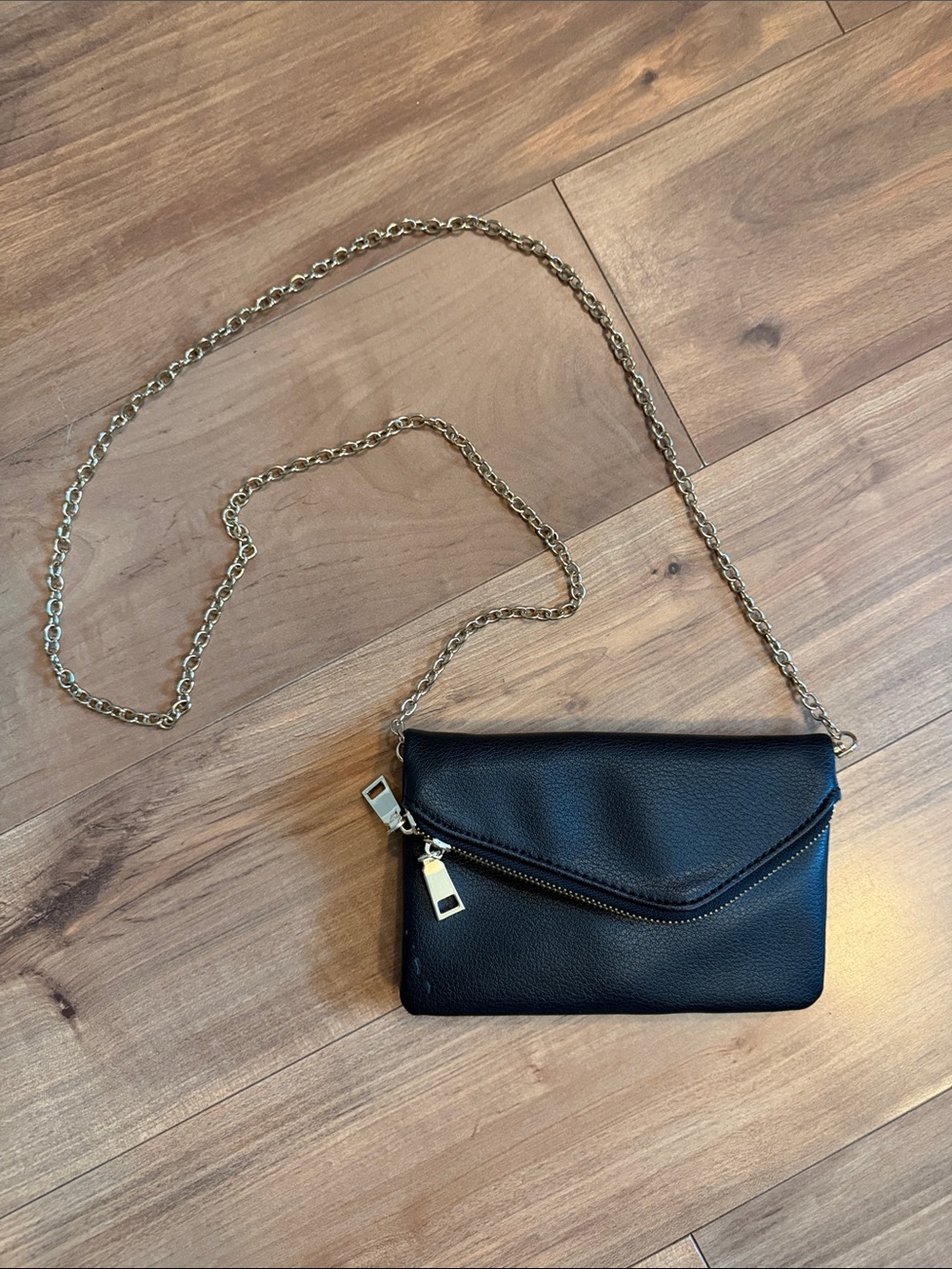 Classic Black leather like purse with detachable Chain strap.